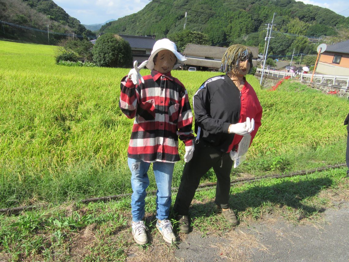 長崎県東彼杵郡波佐見町の鬼木棚田にある、味のある表情のかかし。