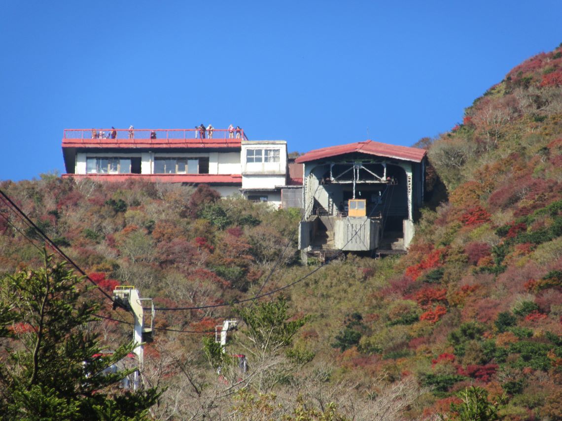 長崎県雲仙の紅葉などの写真。