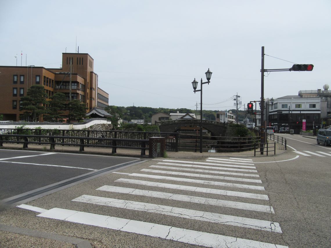 長崎県平戸市の市街地で撮影した、実に味のある街並み。