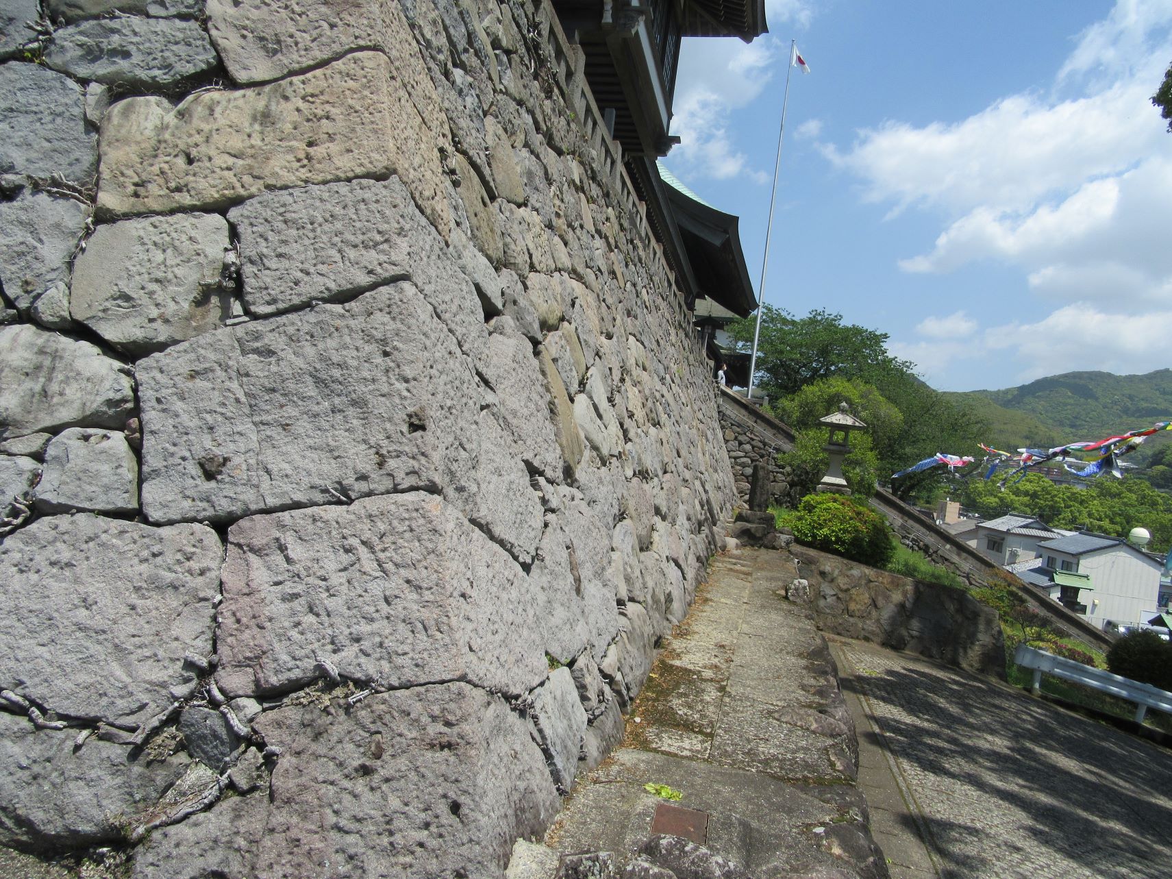 長崎県長崎市・諏訪神社の石垣。