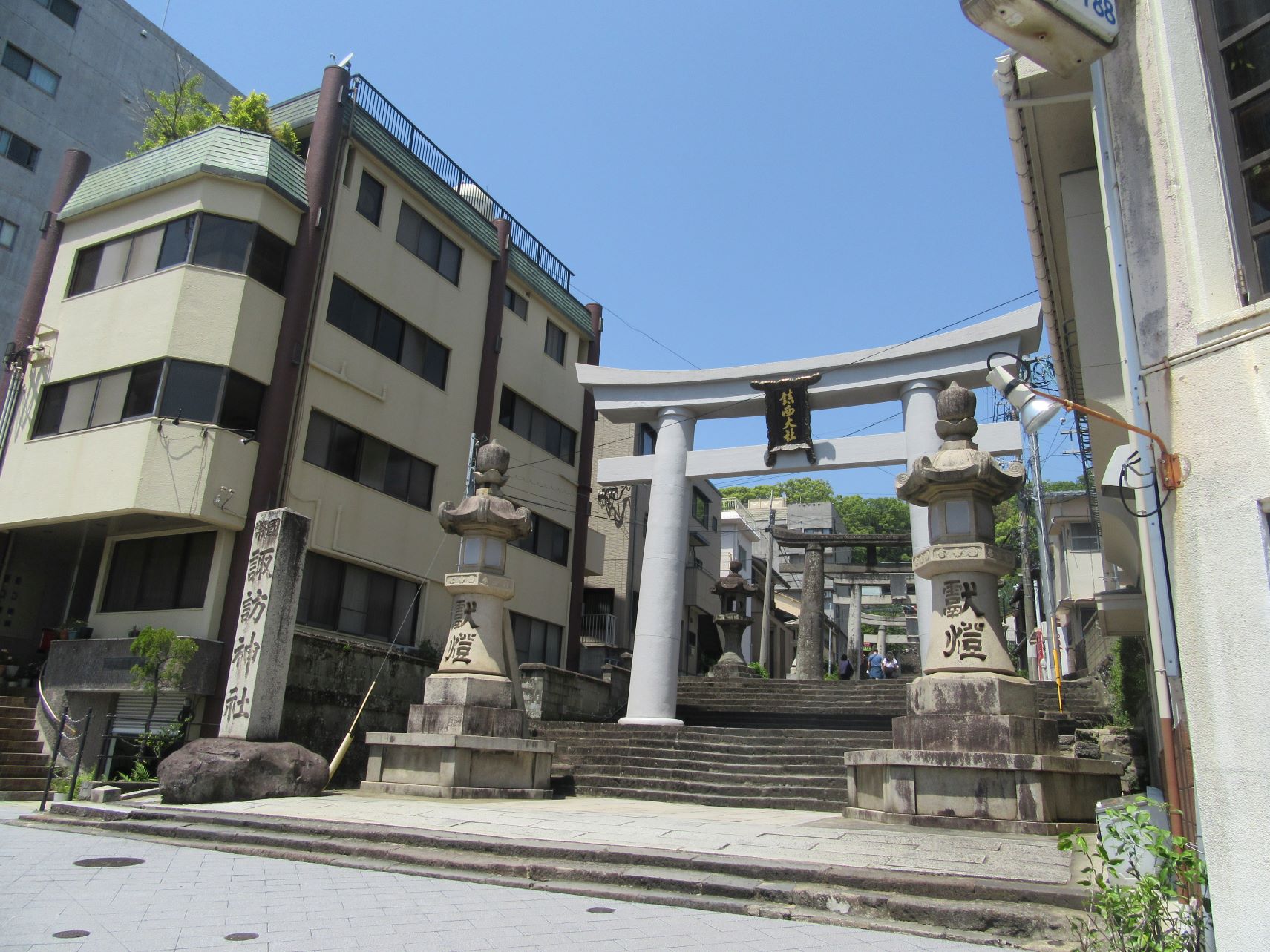 長崎県長崎市・諏訪神社の入口。